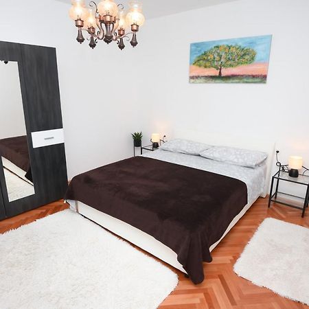 Apartments Lidija - Sea View Apartment With Exclusive Right Of Using Hot Tub Or Split Level Apartment With Exclusive Right Of Using Pool ポドストラナ エクステリア 写真