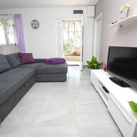 Apartments Lidija - Sea View Apartment With Exclusive Right Of Using Hot Tub Or Split Level Apartment With Exclusive Right Of Using Pool ポドストラナ エクステリア 写真