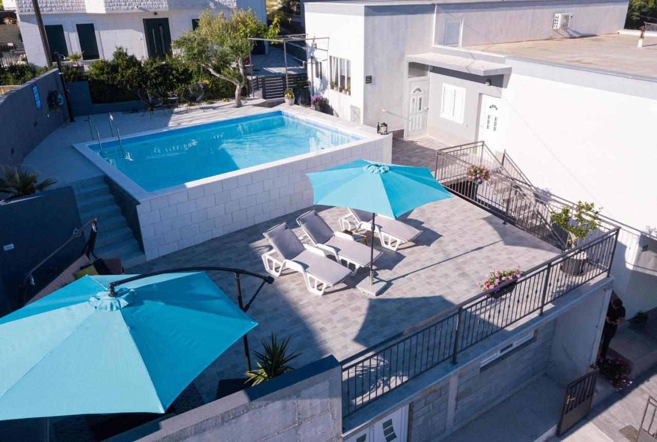 Apartments Lidija - Sea View Apartment With Exclusive Right Of Using Hot Tub Or Split Level Apartment With Exclusive Right Of Using Pool ポドストラナ エクステリア 写真