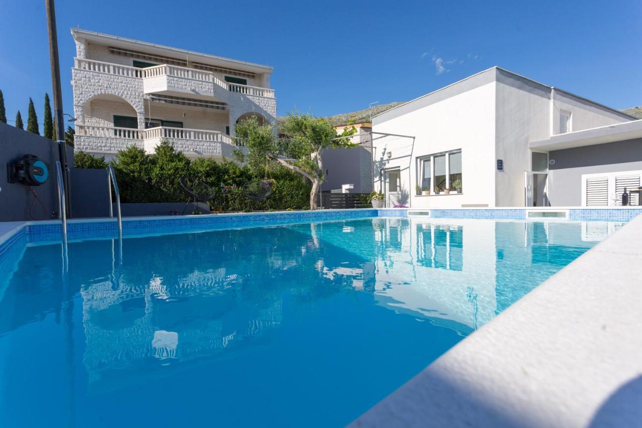 Apartments Lidija - Sea View Apartment With Exclusive Right Of Using Hot Tub Or Split Level Apartment With Exclusive Right Of Using Pool ポドストラナ エクステリア 写真