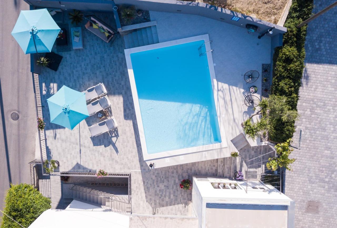 Apartments Lidija - Sea View Apartment With Exclusive Right Of Using Hot Tub Or Split Level Apartment With Exclusive Right Of Using Pool ポドストラナ エクステリア 写真