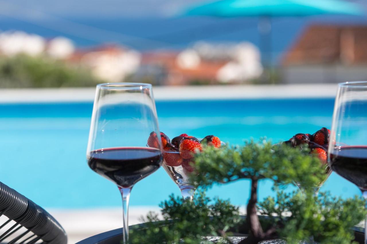 Apartments Lidija - Sea View Apartment With Exclusive Right Of Using Hot Tub Or Split Level Apartment With Exclusive Right Of Using Pool ポドストラナ エクステリア 写真