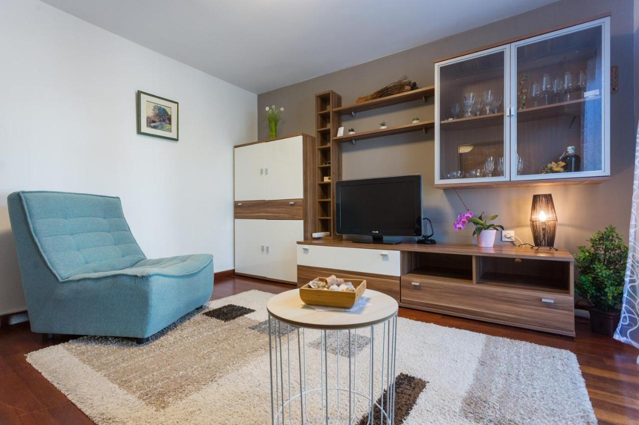 Apartments Lidija - Sea View Apartment With Exclusive Right Of Using Hot Tub Or Split Level Apartment With Exclusive Right Of Using Pool ポドストラナ エクステリア 写真