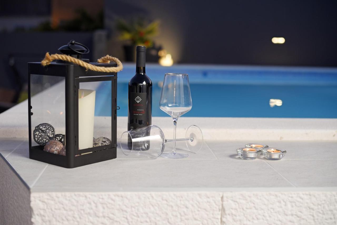 Apartments Lidija - Sea View Apartment With Exclusive Right Of Using Hot Tub Or Split Level Apartment With Exclusive Right Of Using Pool ポドストラナ エクステリア 写真