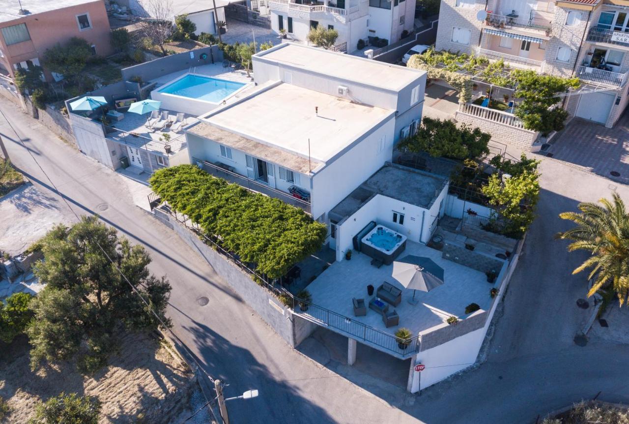 Apartments Lidija - Sea View Apartment With Exclusive Right Of Using Hot Tub Or Split Level Apartment With Exclusive Right Of Using Pool ポドストラナ エクステリア 写真