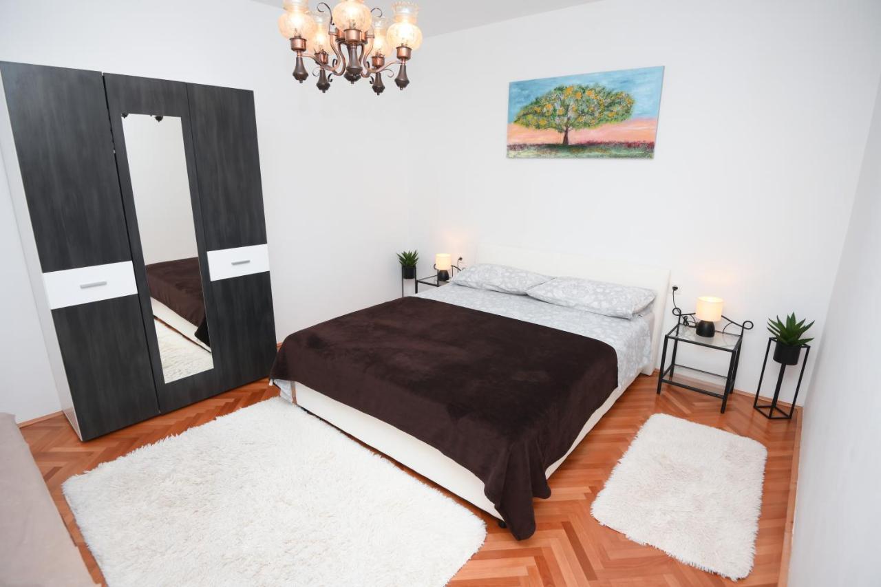 Apartments Lidija - Sea View Apartment With Exclusive Right Of Using Hot Tub Or Split Level Apartment With Exclusive Right Of Using Pool ポドストラナ エクステリア 写真