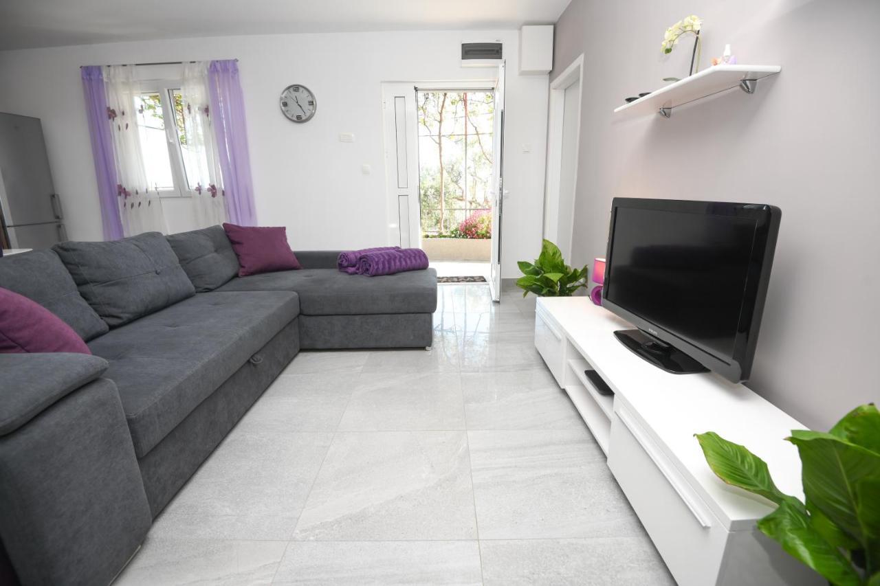 Apartments Lidija - Sea View Apartment With Exclusive Right Of Using Hot Tub Or Split Level Apartment With Exclusive Right Of Using Pool ポドストラナ エクステリア 写真