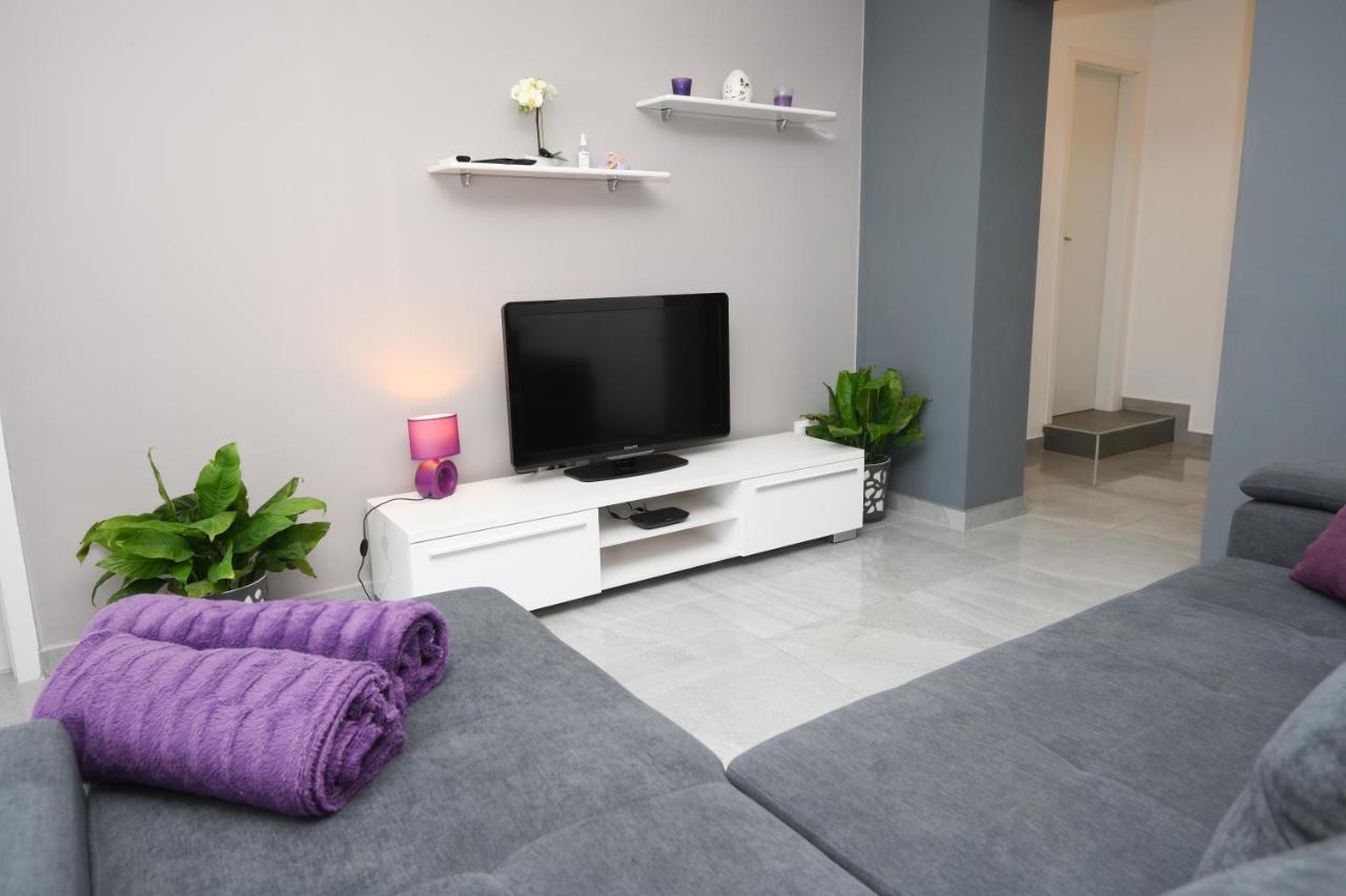 Apartments Lidija - Sea View Apartment With Exclusive Right Of Using Hot Tub Or Split Level Apartment With Exclusive Right Of Using Pool ポドストラナ エクステリア 写真