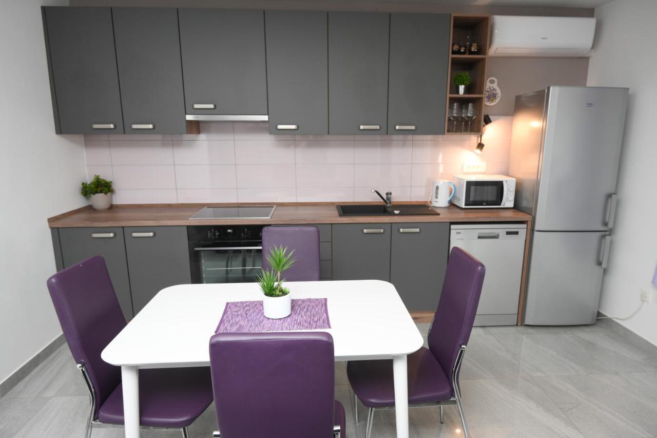 Apartments Lidija - Sea View Apartment With Exclusive Right Of Using Hot Tub Or Split Level Apartment With Exclusive Right Of Using Pool ポドストラナ エクステリア 写真