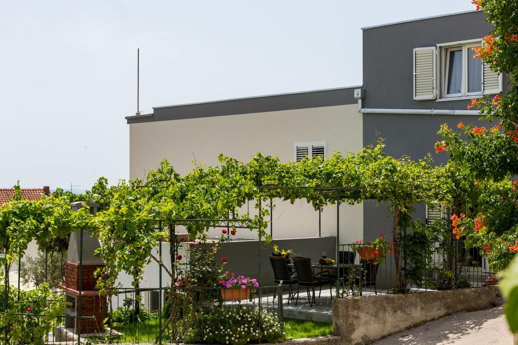Apartments Lidija - Sea View Apartment With Exclusive Right Of Using Hot Tub Or Split Level Apartment With Exclusive Right Of Using Pool ポドストラナ エクステリア 写真