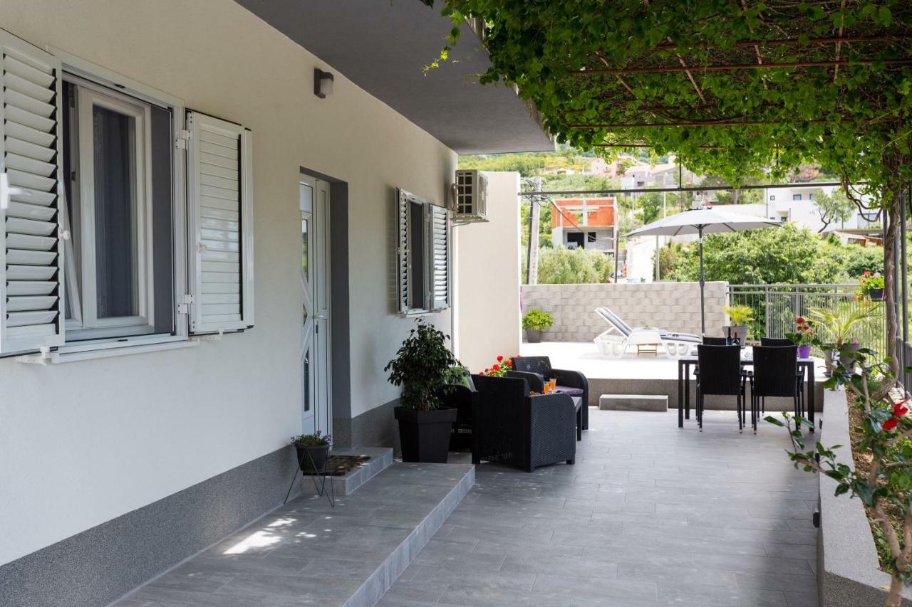 Apartments Lidija - Sea View Apartment With Exclusive Right Of Using Hot Tub Or Split Level Apartment With Exclusive Right Of Using Pool ポドストラナ エクステリア 写真