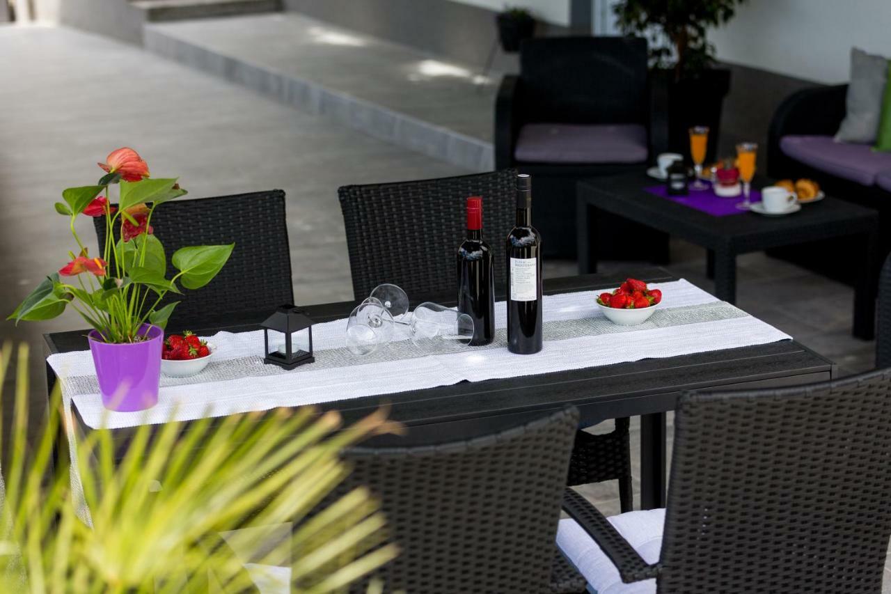 Apartments Lidija - Sea View Apartment With Exclusive Right Of Using Hot Tub Or Split Level Apartment With Exclusive Right Of Using Pool ポドストラナ エクステリア 写真