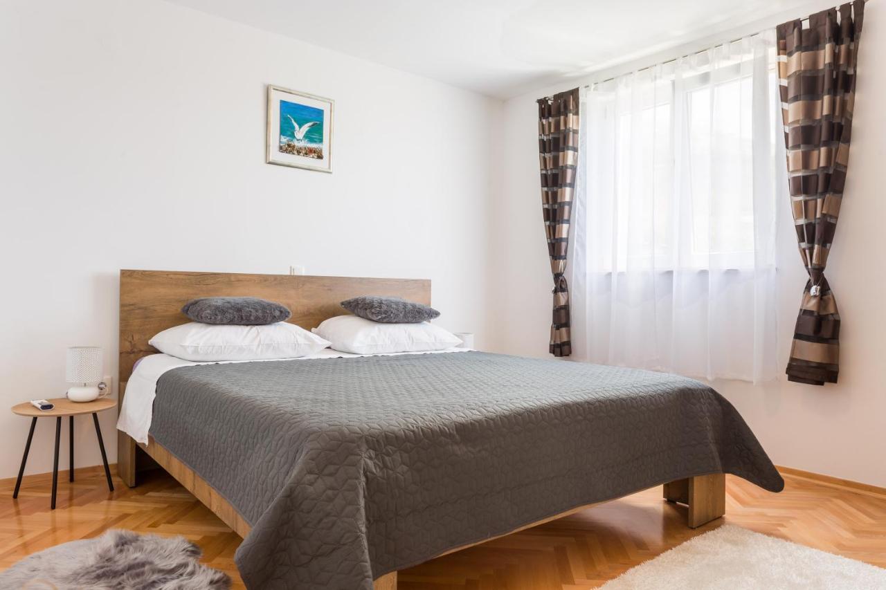 Apartments Lidija - Sea View Apartment With Exclusive Right Of Using Hot Tub Or Split Level Apartment With Exclusive Right Of Using Pool ポドストラナ エクステリア 写真