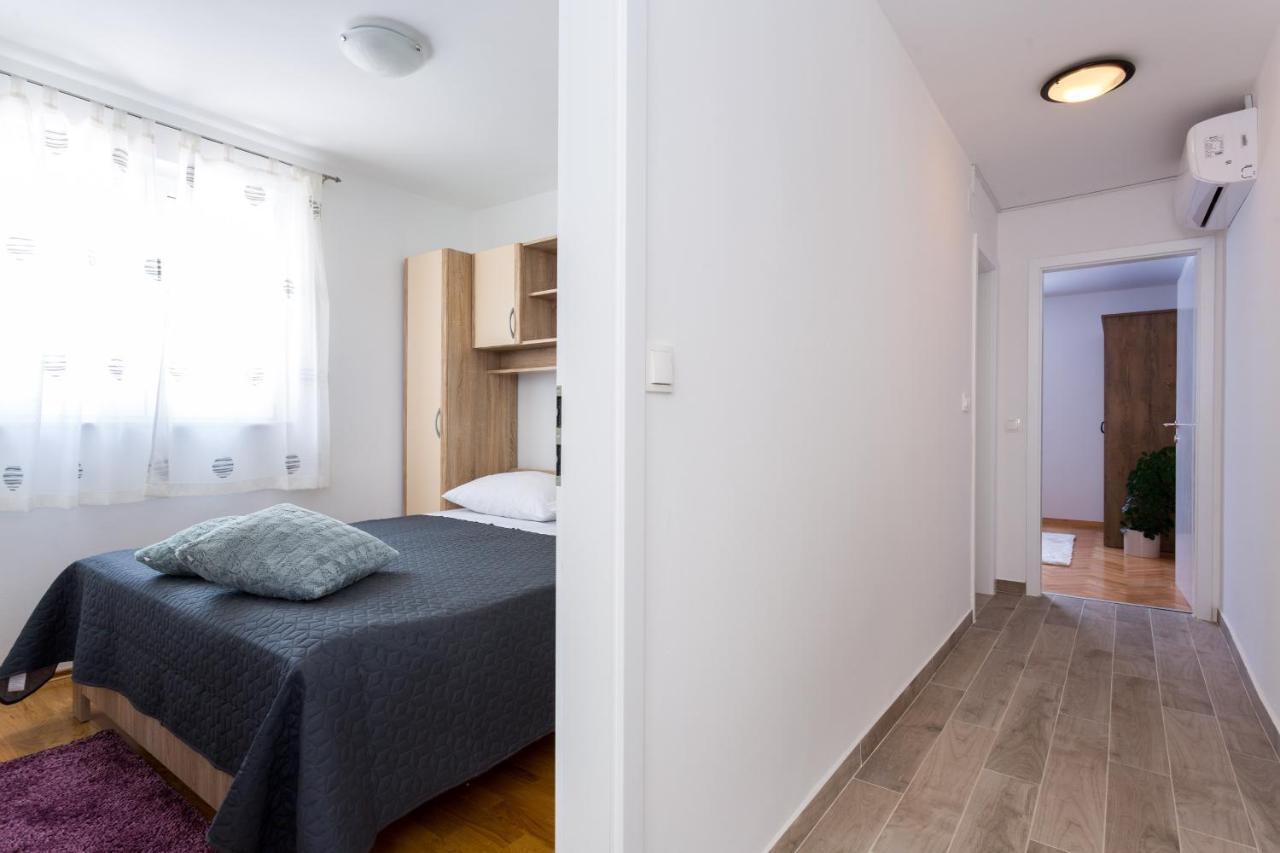 Apartments Lidija - Sea View Apartment With Exclusive Right Of Using Hot Tub Or Split Level Apartment With Exclusive Right Of Using Pool ポドストラナ エクステリア 写真